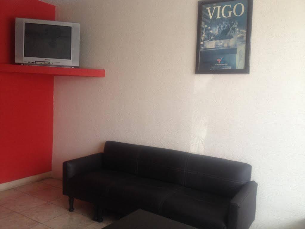 Hotel La Paz Гуадалахара Екстериор снимка